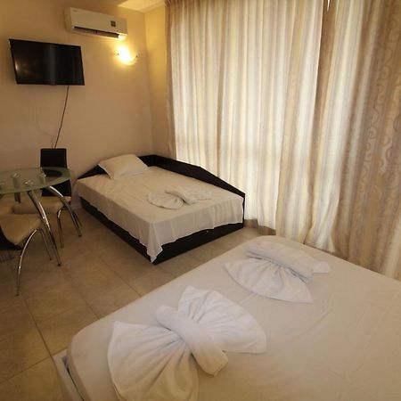Menada Casa Del Sol Apartments Pantai Sunny Luaran gambar