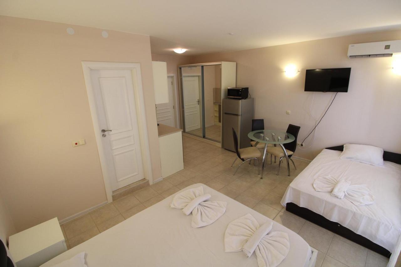 Menada Casa Del Sol Apartments Pantai Sunny Luaran gambar
