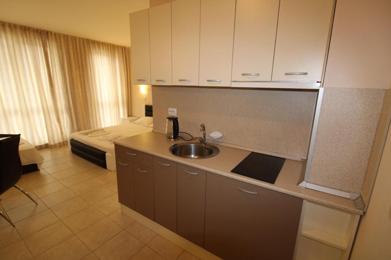 Menada Casa Del Sol Apartments Pantai Sunny Luaran gambar