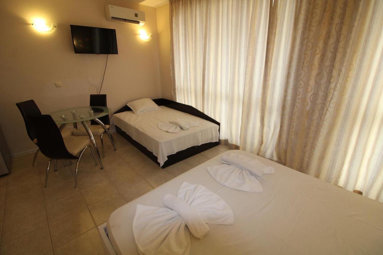 Menada Casa Del Sol Apartments Pantai Sunny Luaran gambar